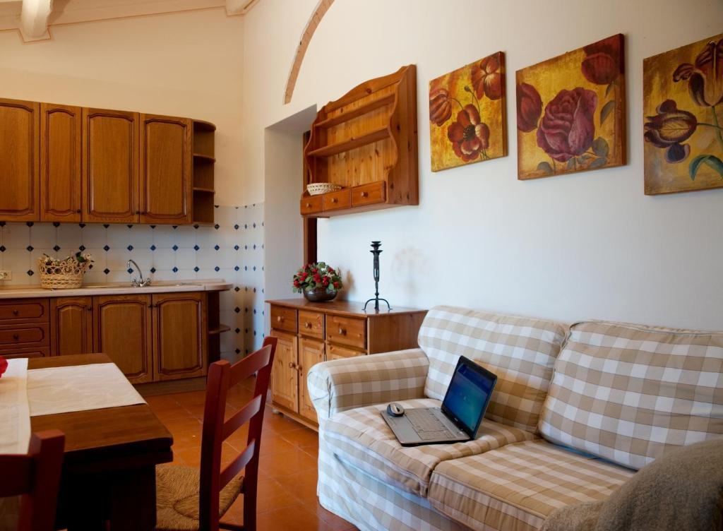 Agriturismo Buon Riposo - Country Resort In The Heart Of Tuscany San Giovanni a Corazzano Szoba fotó